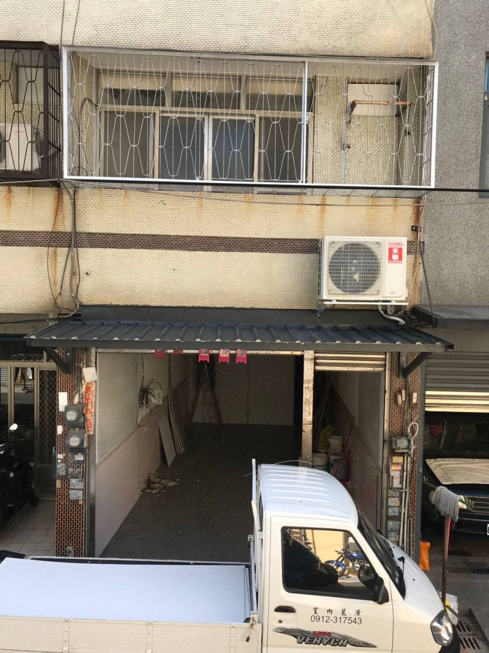 彰化四合一鋼板搭白鐵邊框雨遮