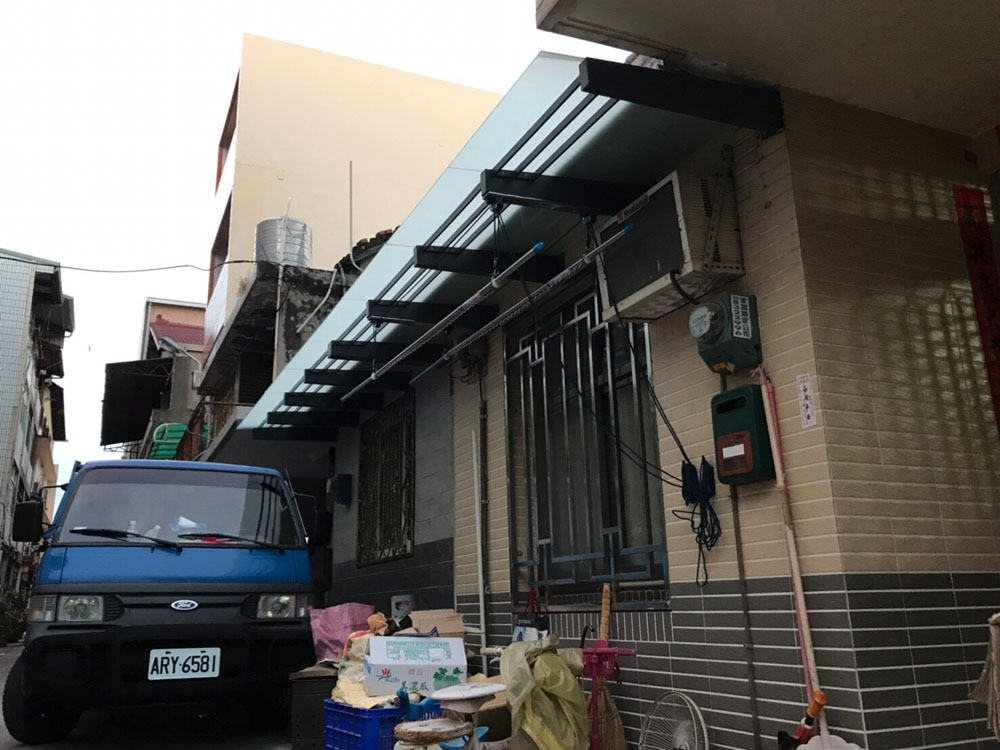 彰化玻璃雨遮工程