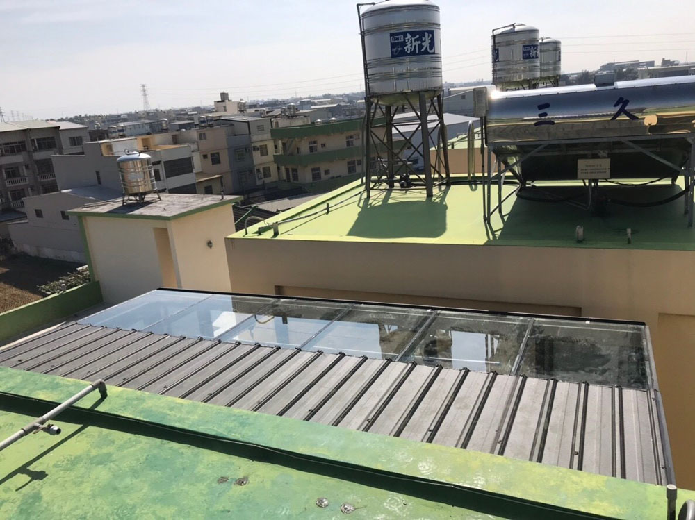 秀水採光罩與雙層鋼板