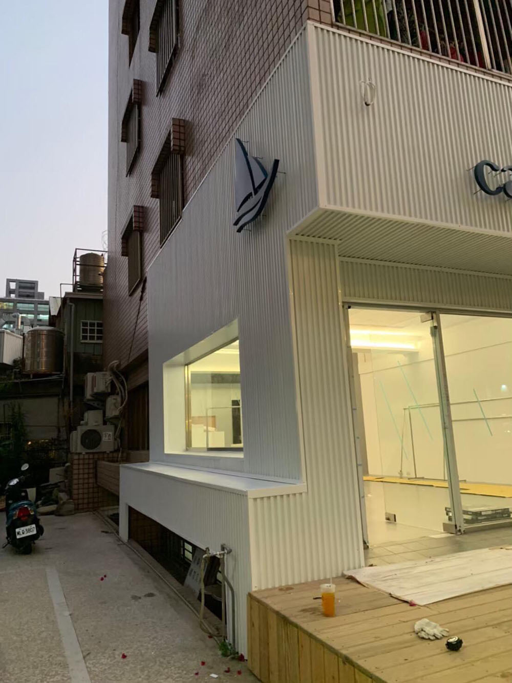 台中店面企口板工程